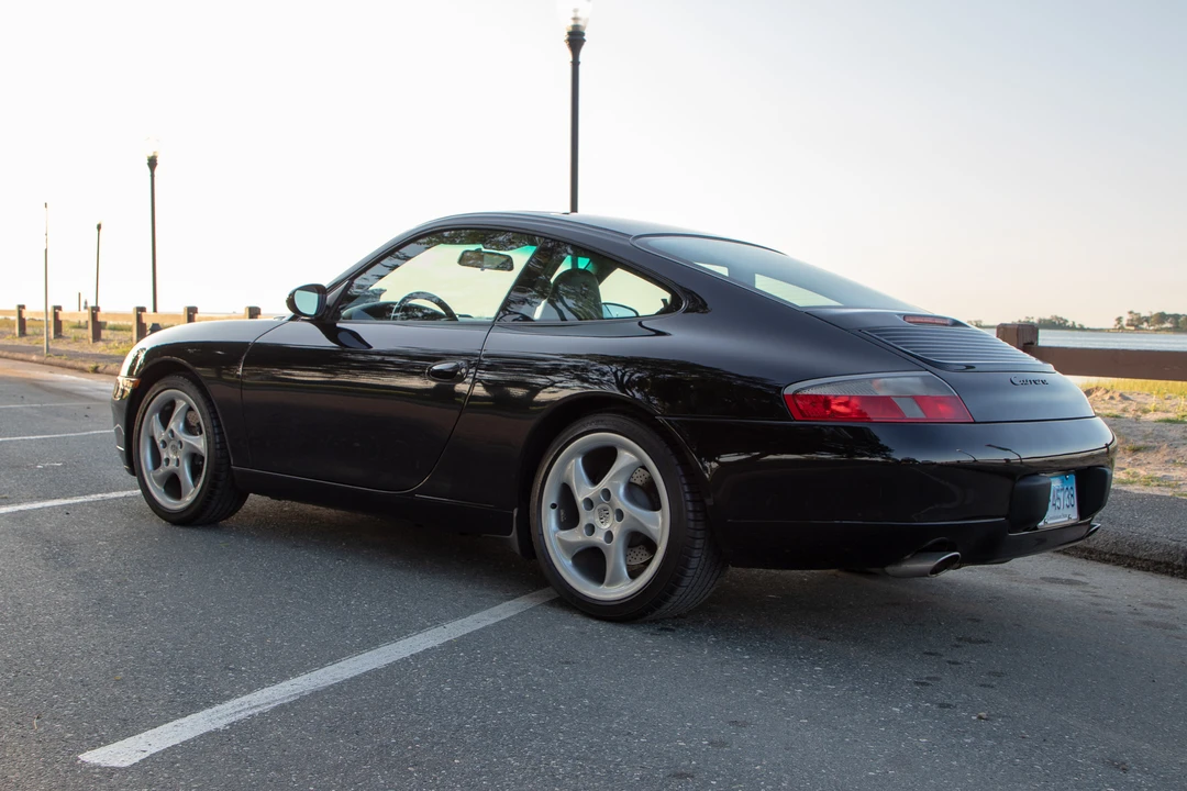 2001 Porsche 996 Carrera - Image 10 of 31