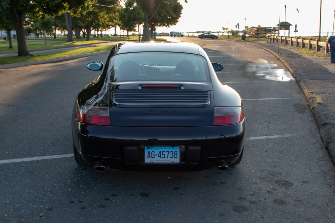 2001 Porsche 996 Carrera - Image 12 of 31