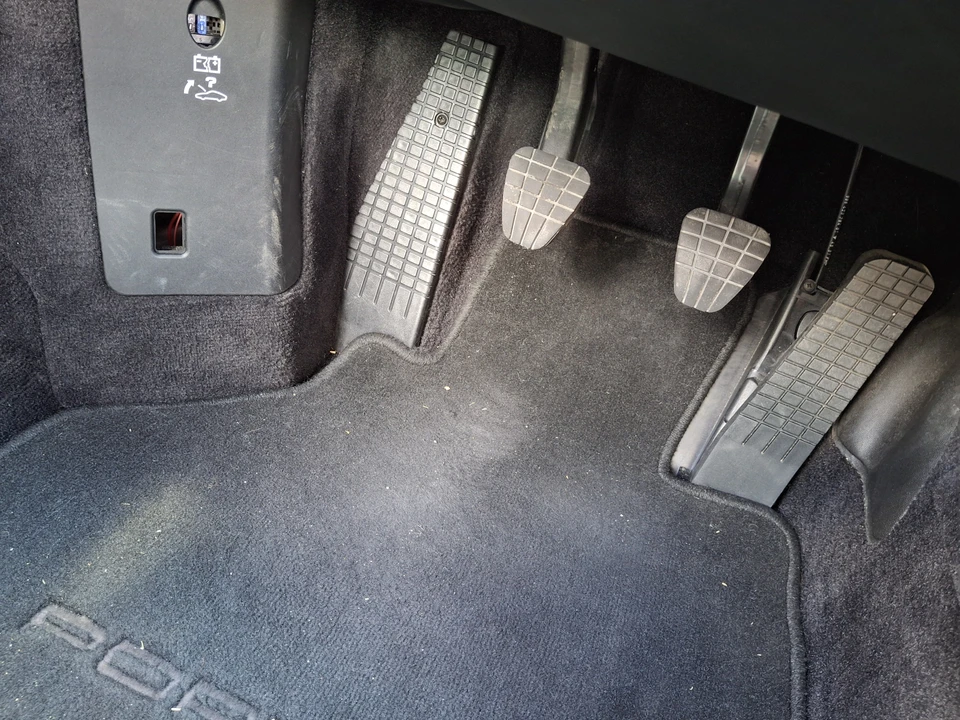 2002 Porsche 996 Turbo - Image 28 of 31