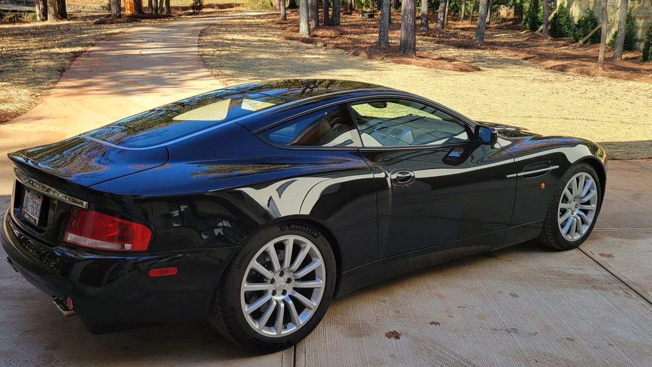 2003 Aston Martin Vanquish 1st Gen - Image 10 of 31
