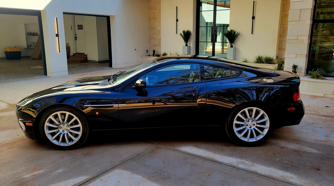2003 Aston Martin Vanquish 1st Gen - Image 14 of 31