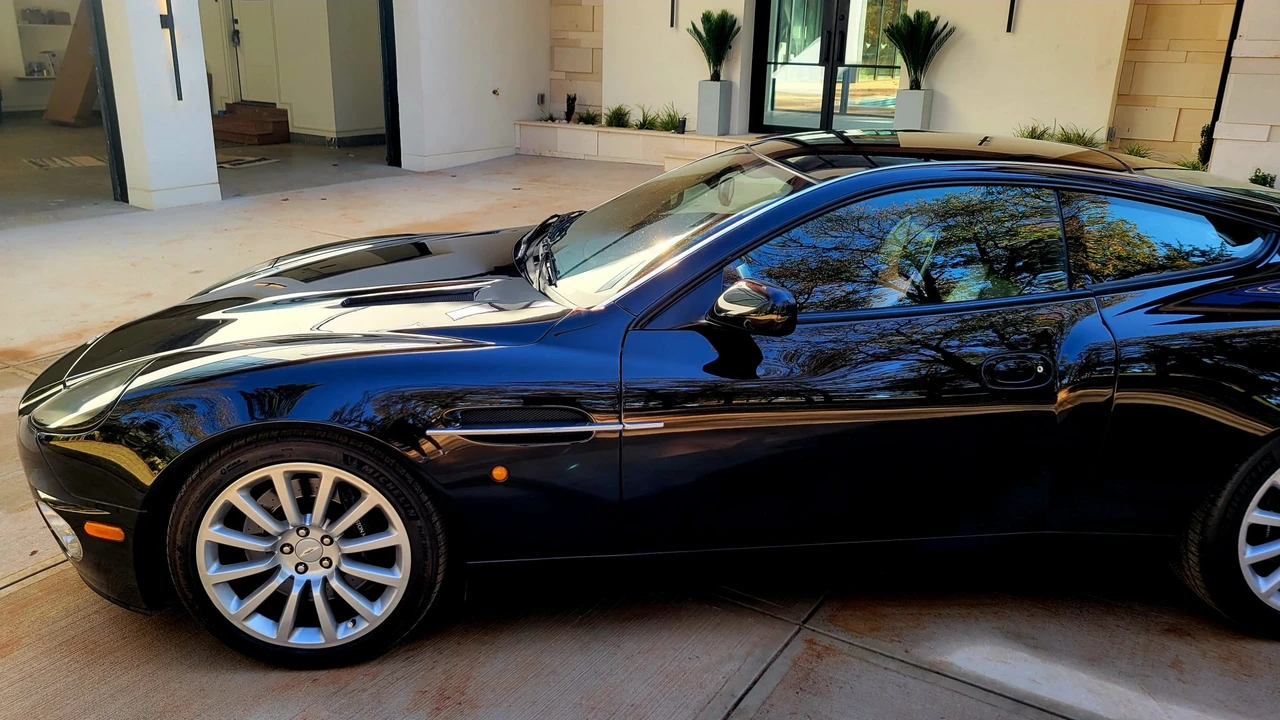 2003 Aston Martin Vanquish 1st Gen - Image 21 of 31