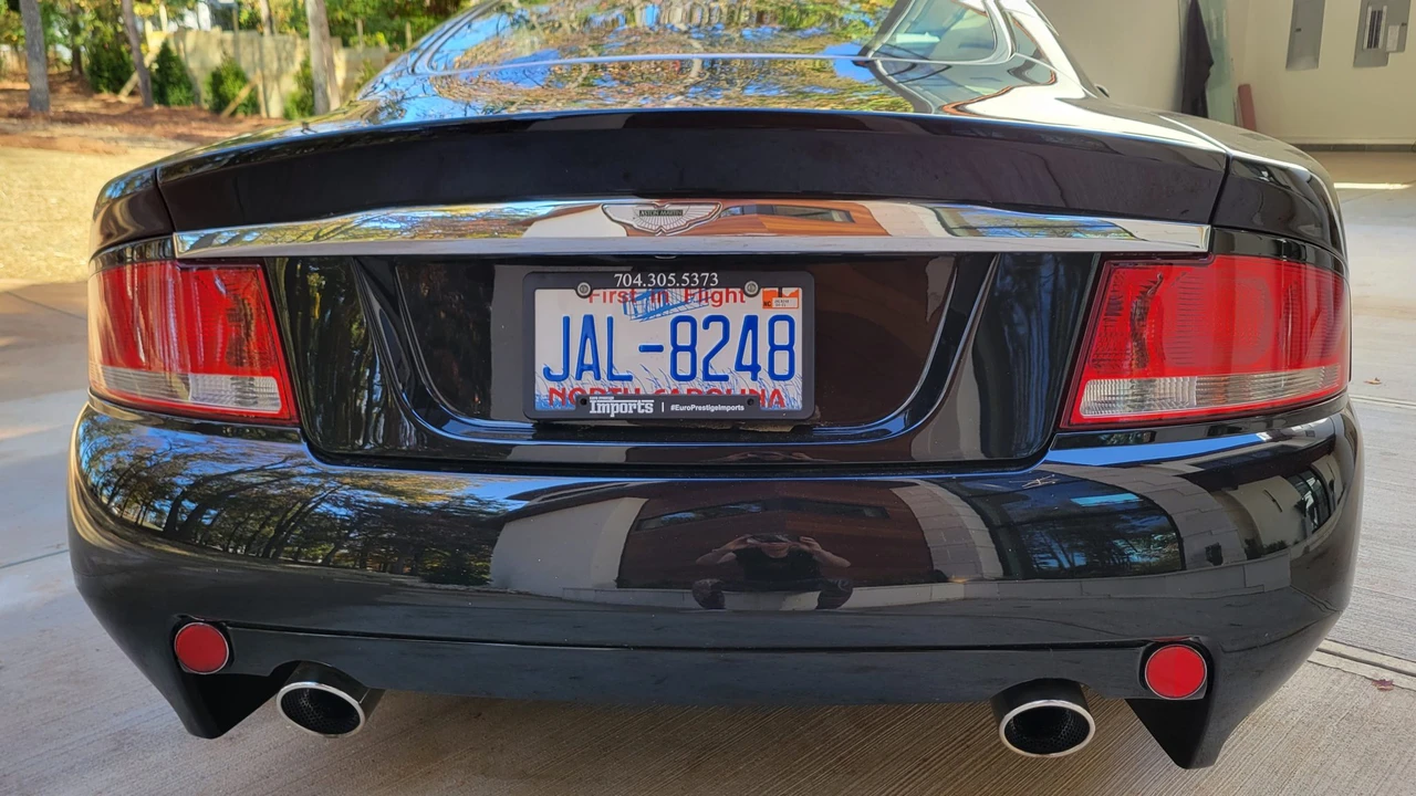 2003 Aston Martin Vanquish 1st Gen - Image 17 of 31