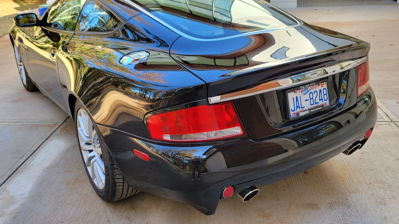 2003 Aston Martin Vanquish 1st Gen - Image 29 of 31
