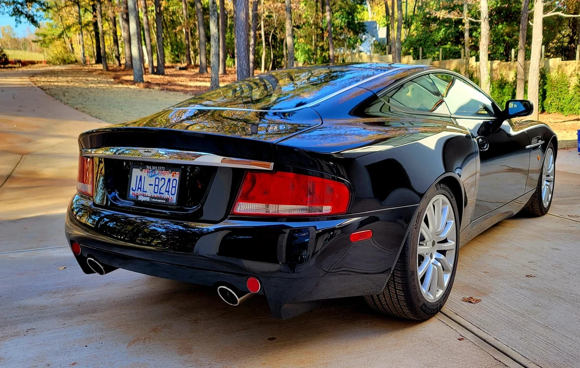 2003 Aston Martin Vanquish 1st Gen - Image 11 of 31