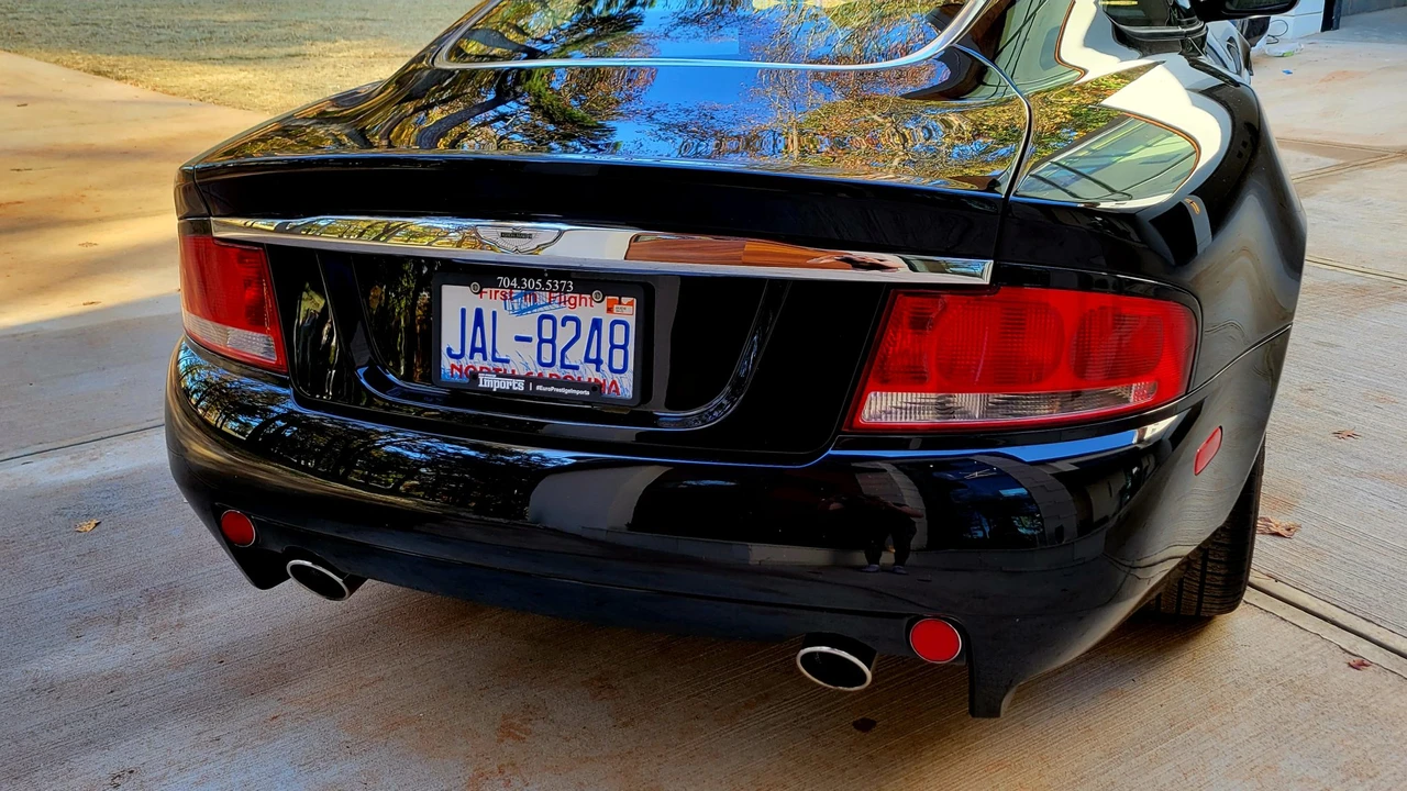2003 Aston Martin Vanquish 1st Gen - Image 18 of 31
