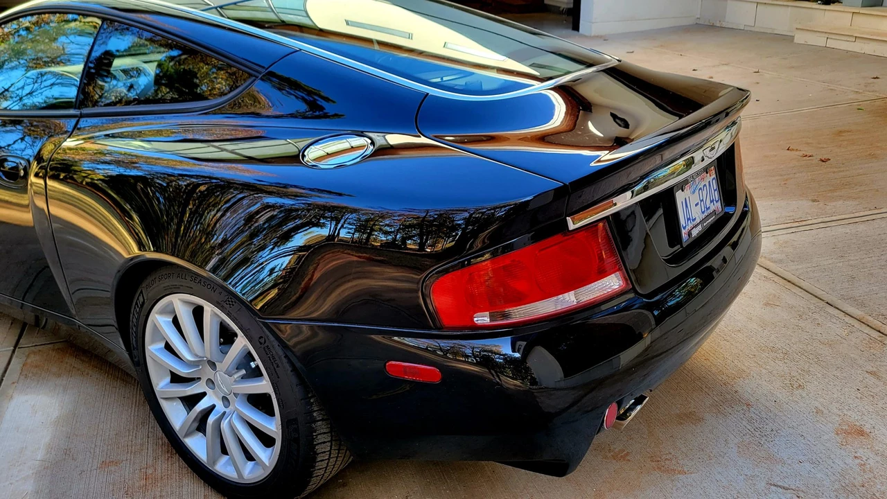 2003 Aston Martin Vanquish 1st Gen - Image 19 of 31