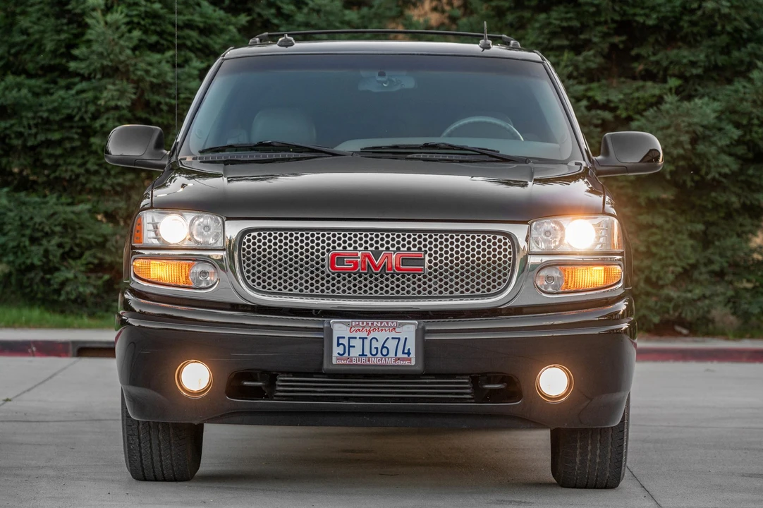2003 GMC Yukon 2nd Gen - Image 8 of 31