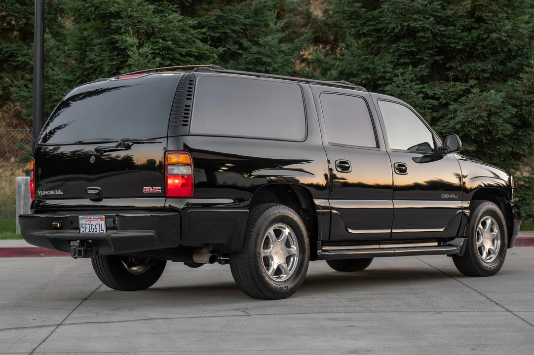 2003 GMC Yukon 2nd Gen - Image 5 of 31