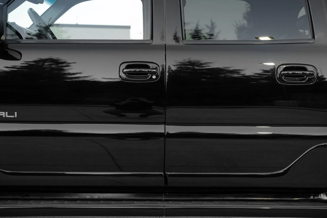 2003 GMC Yukon 2nd Gen - Image 21 of 31