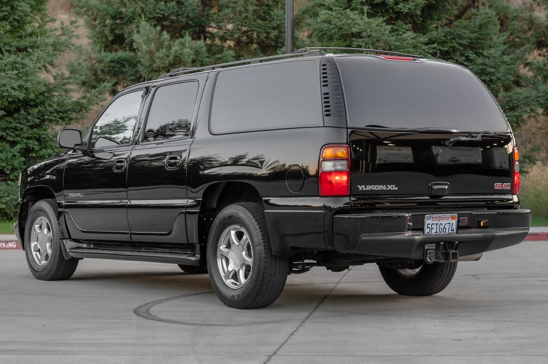 2003 GMC Yukon 2nd Gen - Image 3 of 31