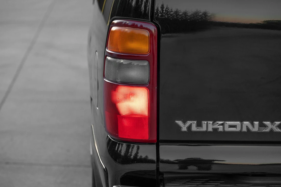 2003 GMC Yukon 2nd Gen - Image 27 of 31