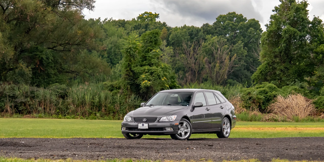 2003 Lexus IS 1st Gen - Image 2 of 31