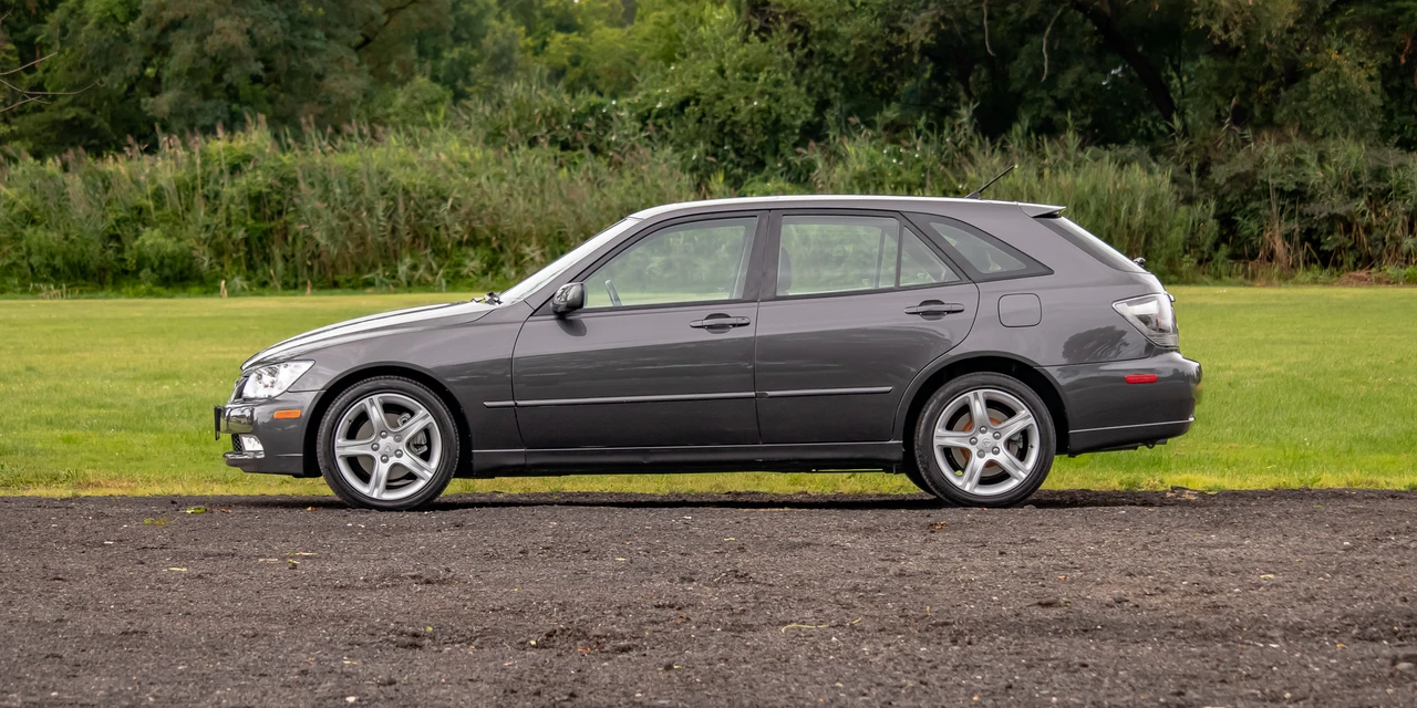 2003 Lexus IS 1st Gen - Image 9 of 31