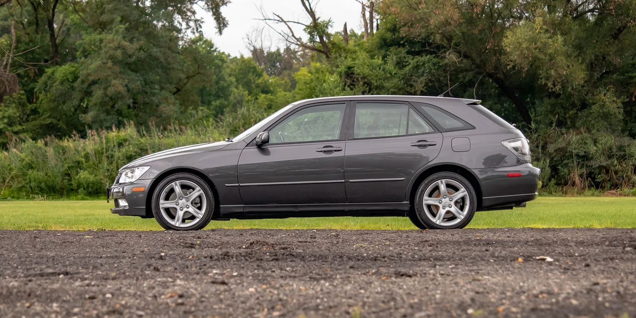 2003 Lexus IS 1st Gen - Image 8 of 31
