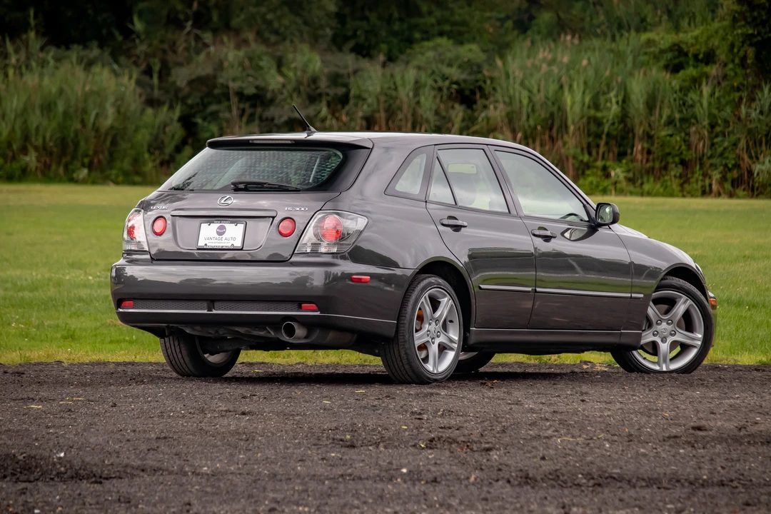2003 Lexus IS 1st Gen - Image 18 of 31