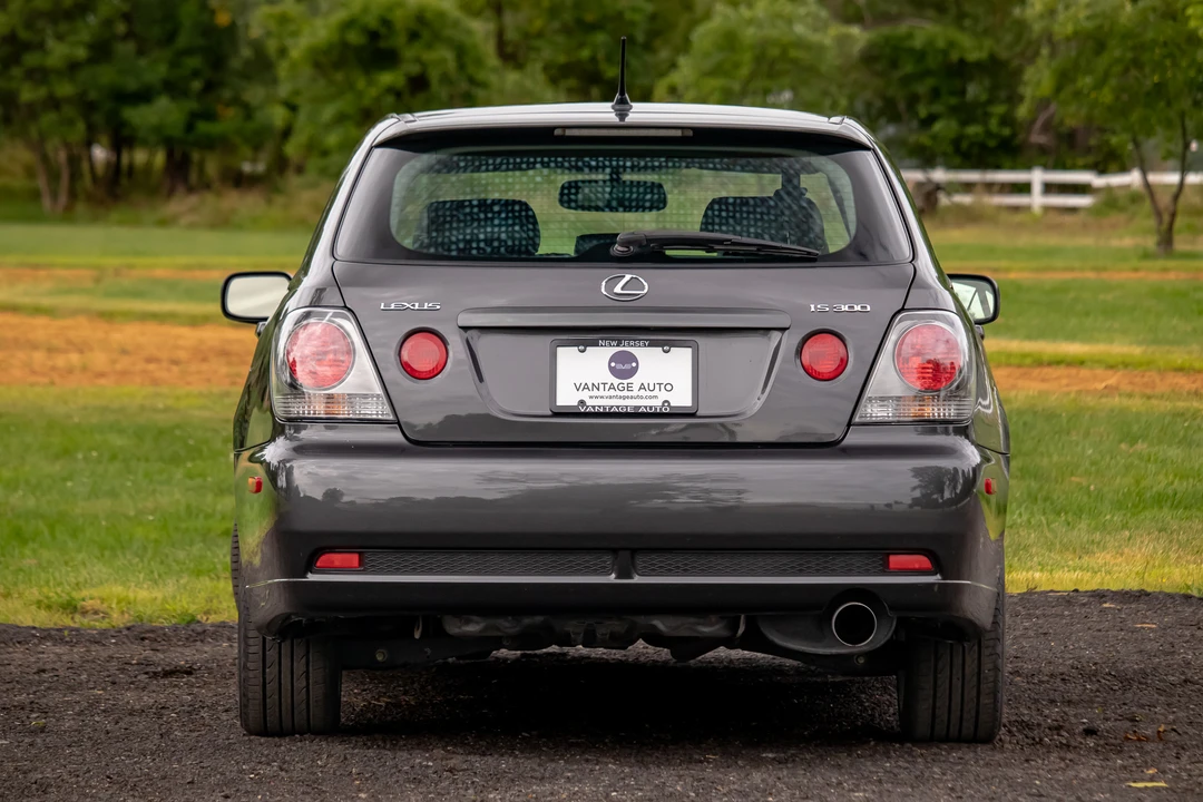 2003 Lexus IS 1st Gen - Image 15 of 31