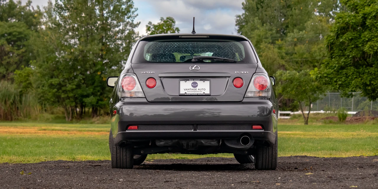 2003 Lexus IS 1st Gen - Image 14 of 31