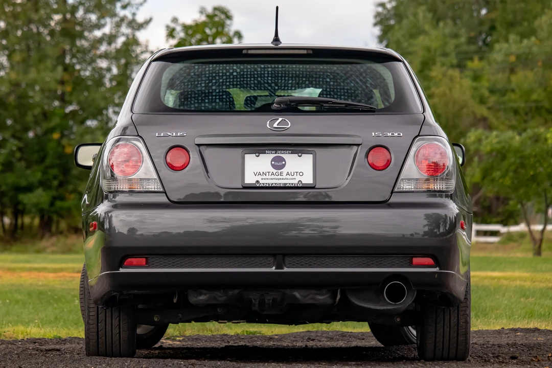 2003 Lexus IS 1st Gen - Image 16 of 31