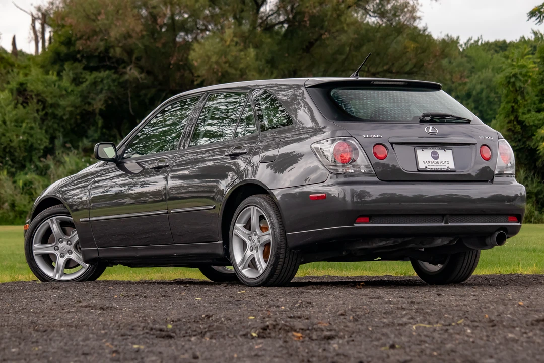 2003 Lexus IS 1st Gen - Image 13 of 31