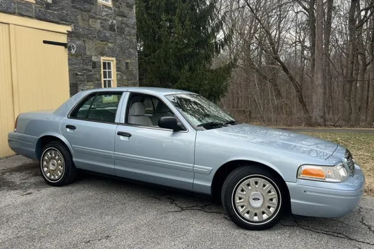 2004 Ford Crown Victoria