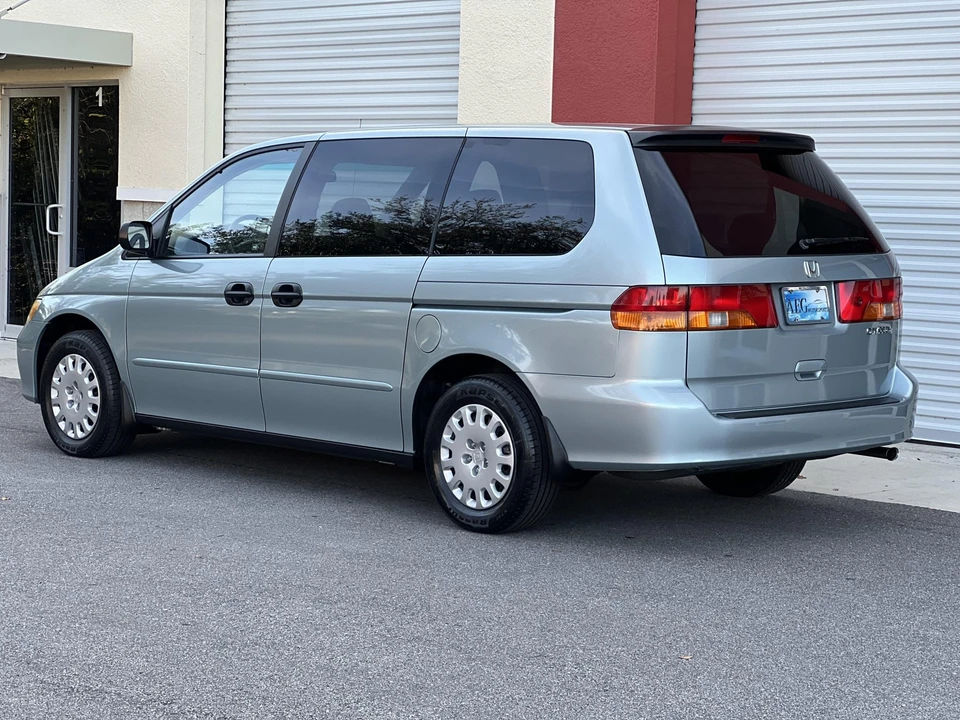 2004 Honda Odyssey - Image 17 of 31