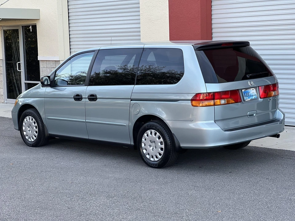 2004 Honda Odyssey - Image 16 of 31