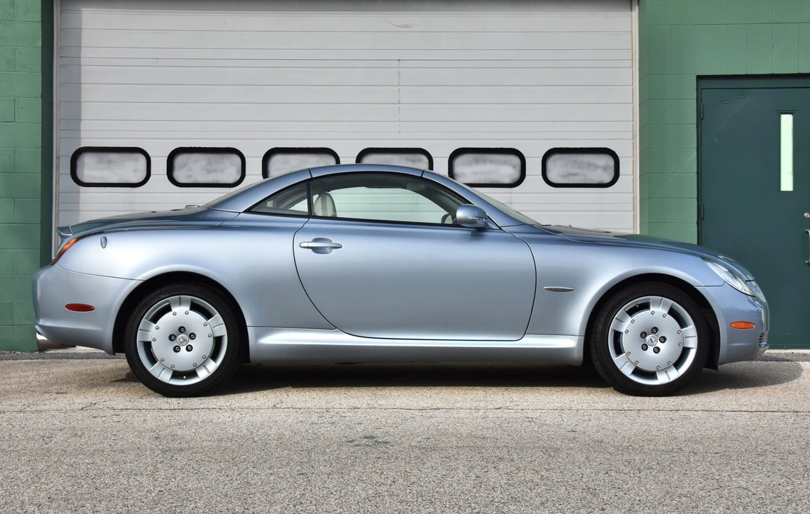 2004 Lexus SC430 - Image 2 of 31