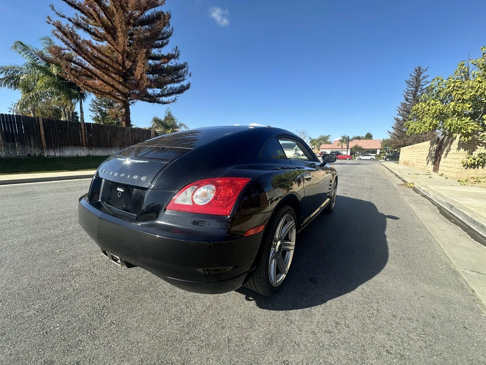 2005 Chrysler Crossfire - Image 10 of 31