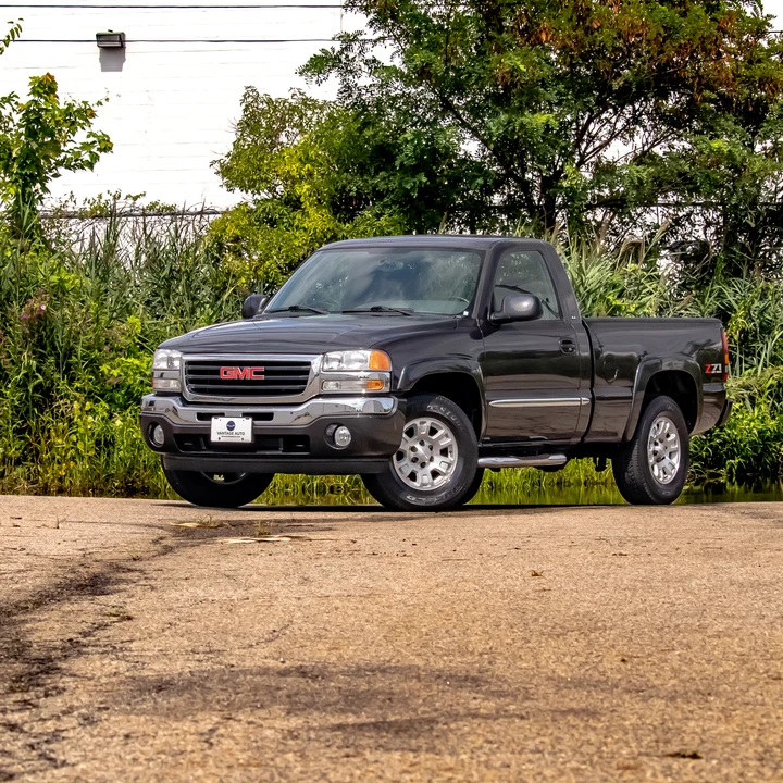 2005 GMC Sierra 2nd Gen - Image 3 of 31