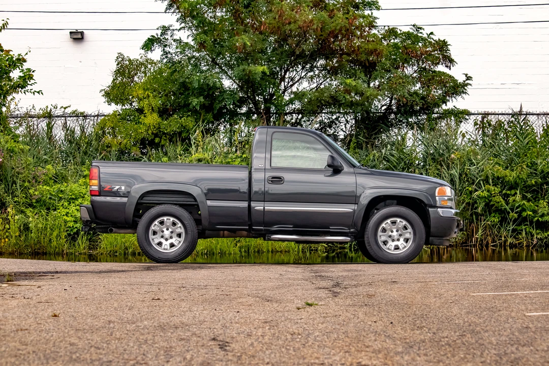 2005 GMC Sierra 2nd Gen - Image 24 of 31