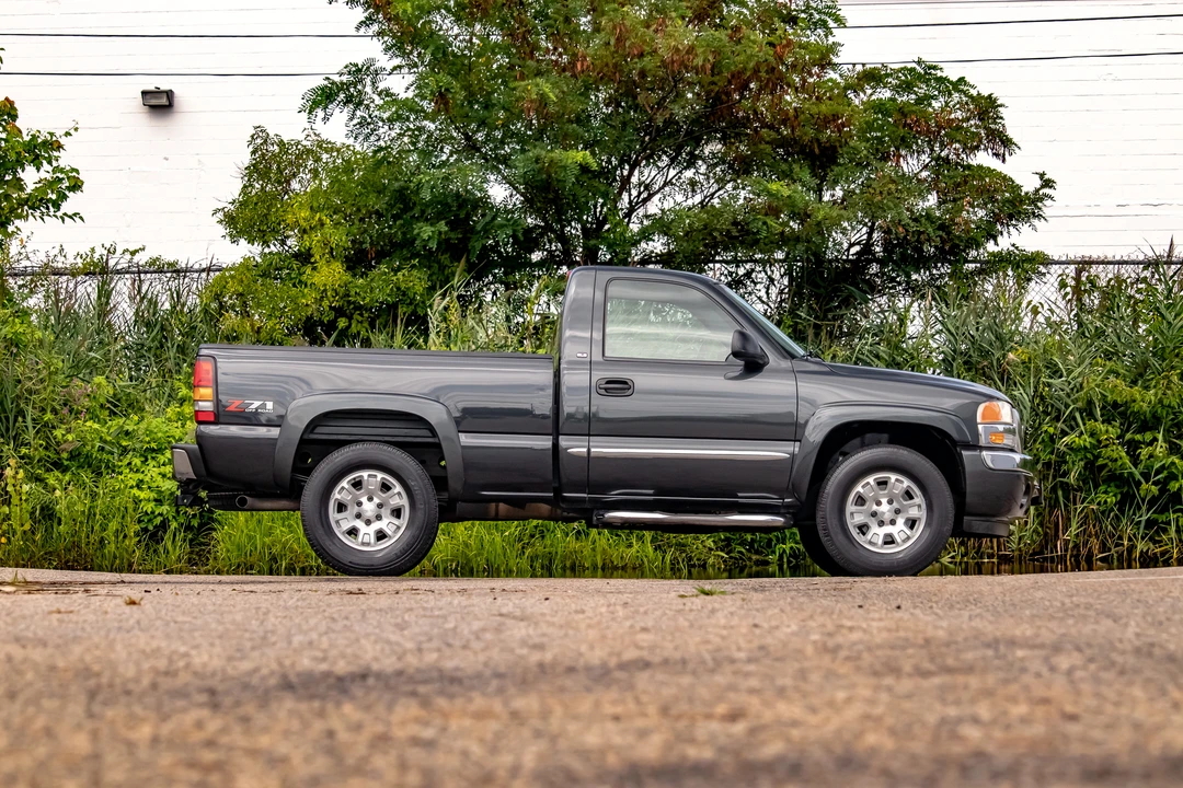 2005 GMC Sierra 2nd Gen - Image 23 of 31