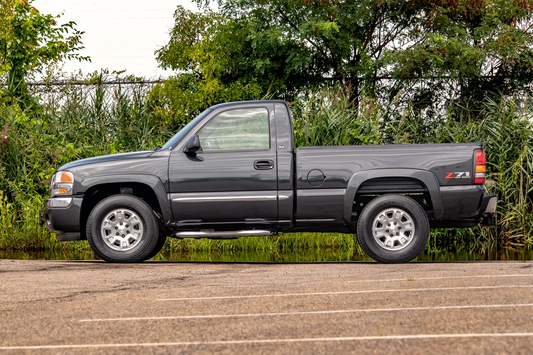 2005 GMC Sierra 2nd Gen - Image 8 of 31