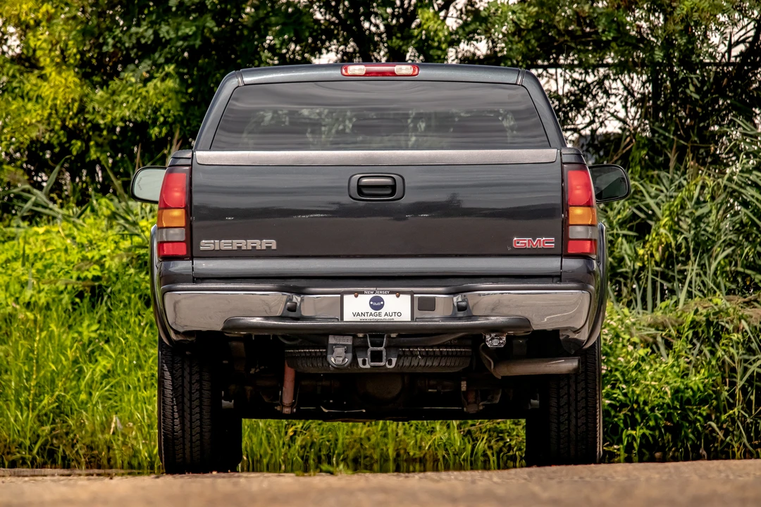 2005 GMC Sierra 2nd Gen - Image 18 of 31