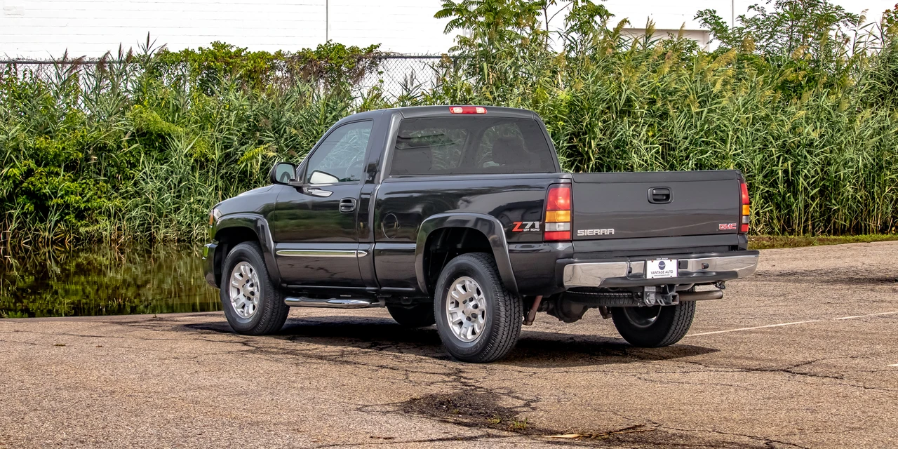 2005 GMC Sierra 2nd Gen - Image 9 of 31