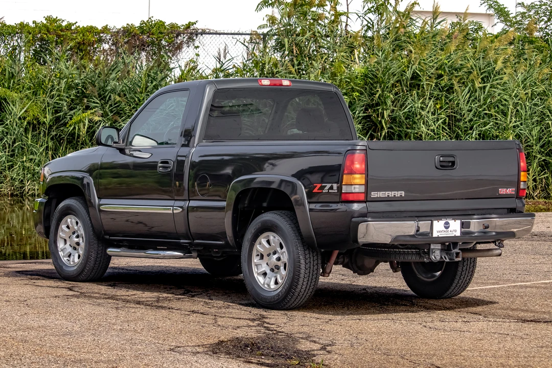 2005 GMC Sierra 2nd Gen - Image 10 of 31