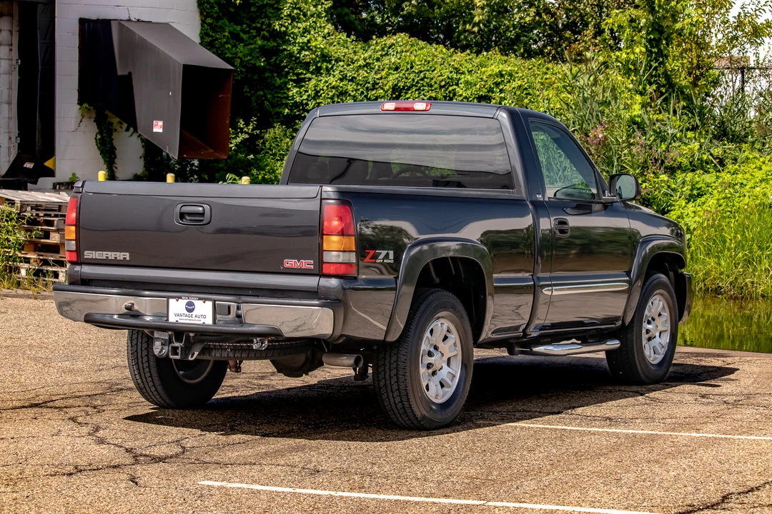 2005 GMC Sierra 2nd Gen - Image 19 of 31