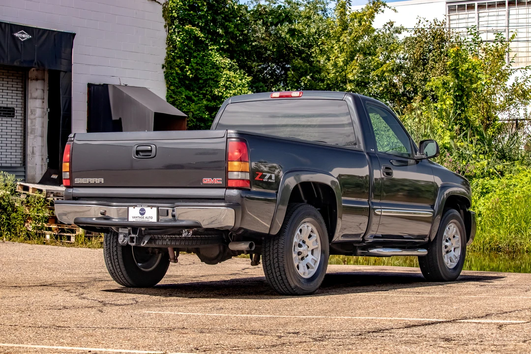 2005 GMC Sierra 2nd Gen - Image 21 of 31