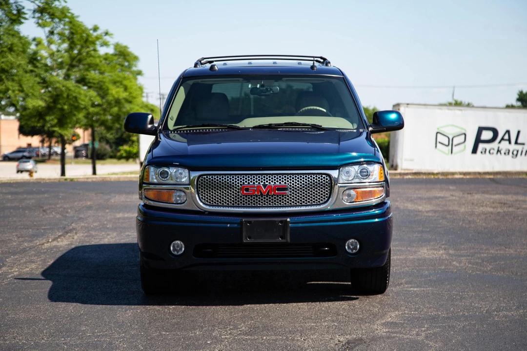 2005 GMC Yukon 2nd Gen - Image 17 of 31
