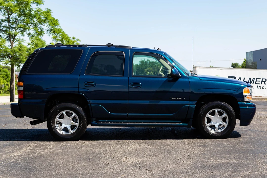 2005 GMC Yukon 2nd Gen - Image 13 of 31