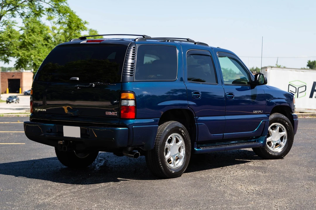 2005 GMC Yukon 2nd Gen - Image 10 of 31