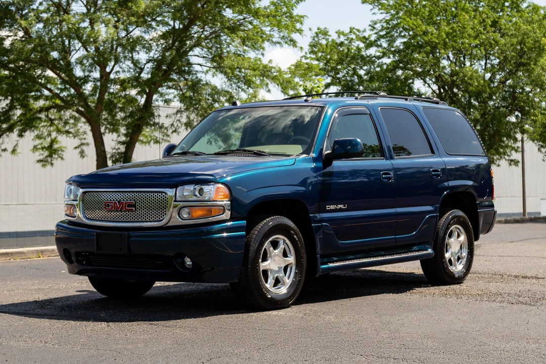 2005 GMC Yukon 2nd Gen - Image 2 of 31