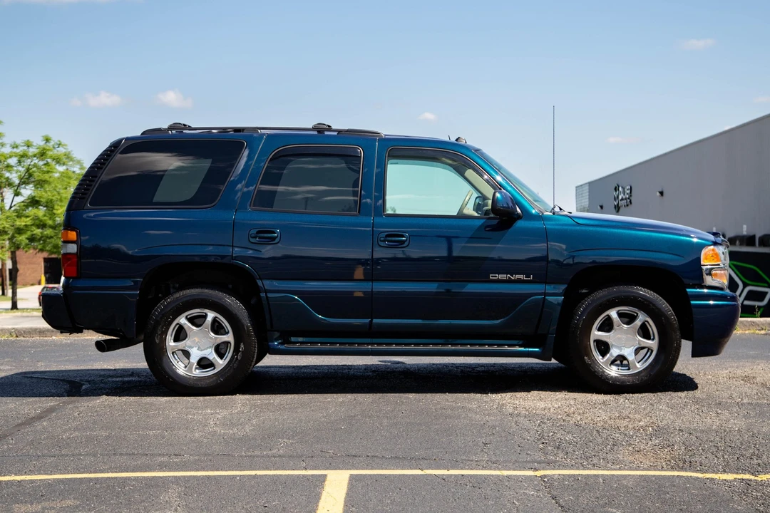 2005 GMC Yukon 2nd Gen - Image 12 of 31