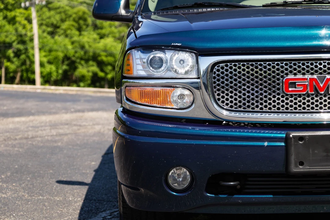 2005 GMC Yukon 2nd Gen - Image 25 of 31