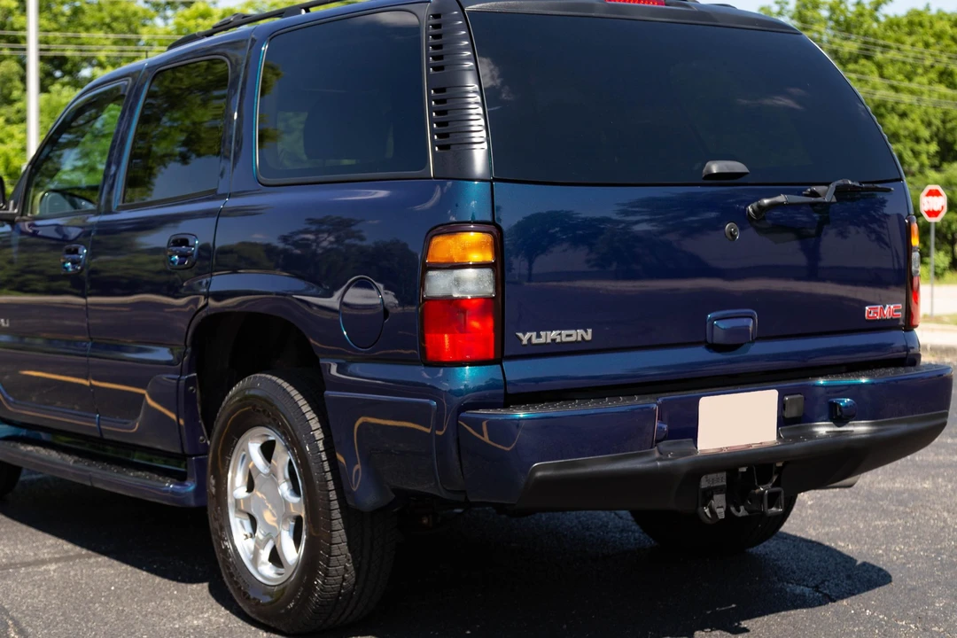 2005 GMC Yukon 2nd Gen - Image 29 of 31
