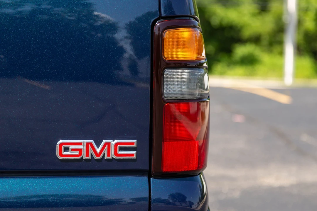 2005 GMC Yukon 2nd Gen - Image 31 of 31