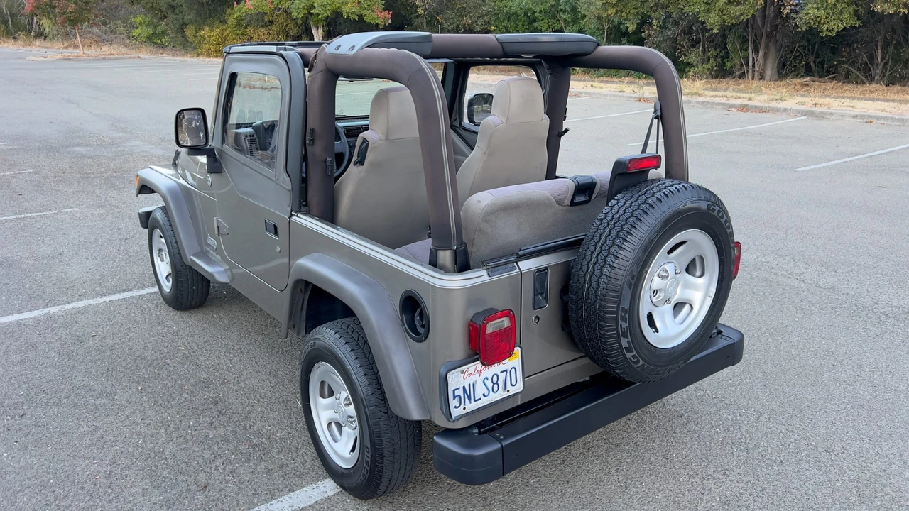 2005 Jeep TJ Wrangler - Image 24 of 31