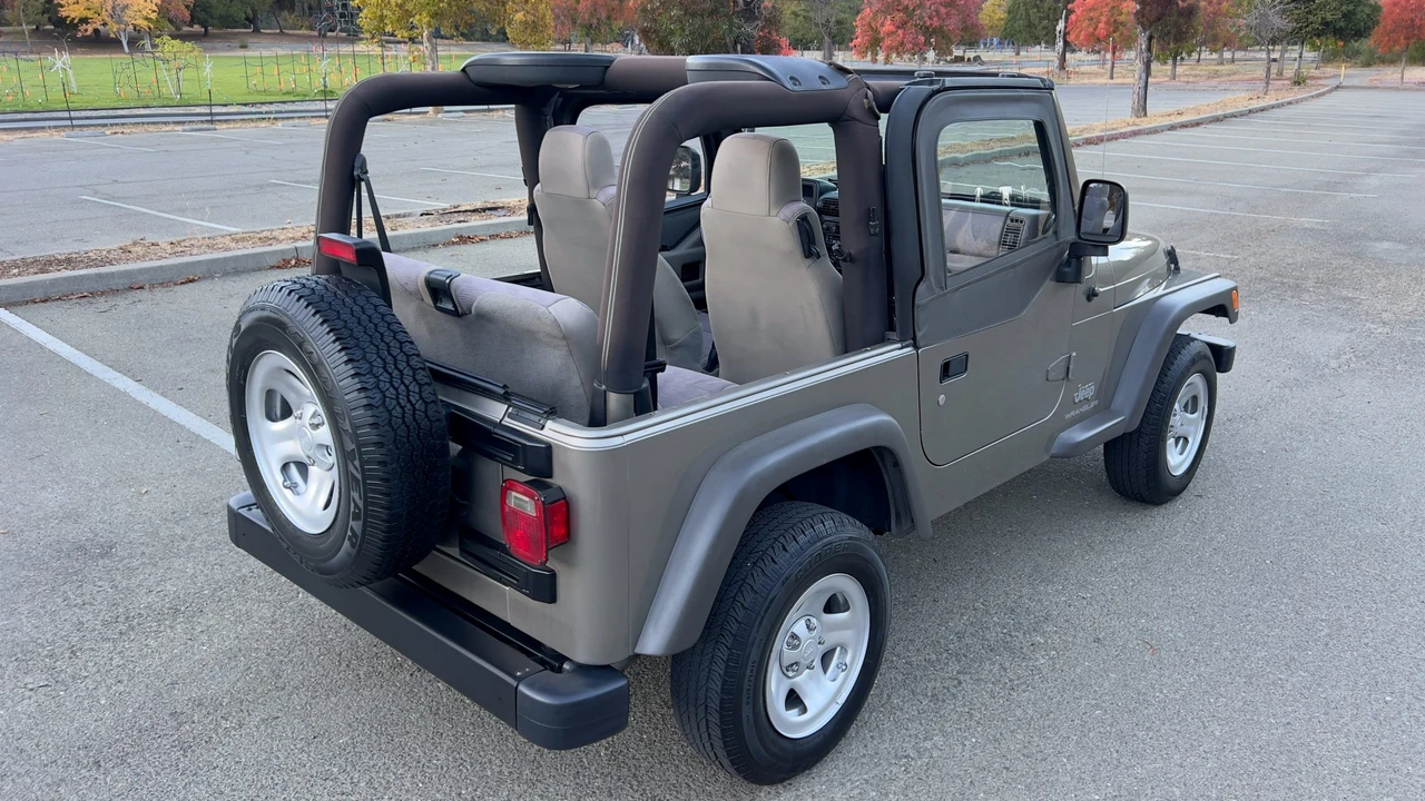 2005 Jeep TJ Wrangler - Image 16 of 31