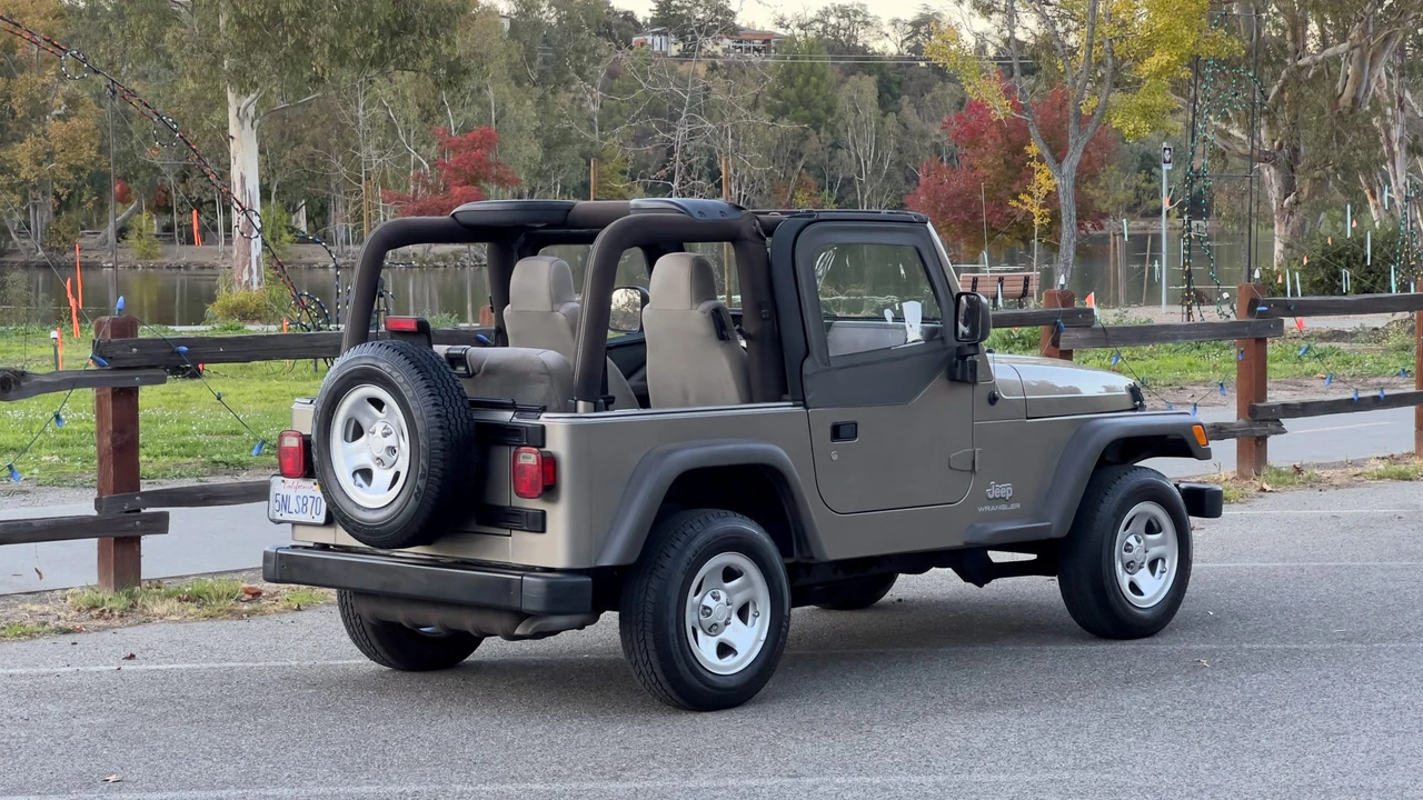 2005 Jeep TJ Wrangler - Image 15 of 31