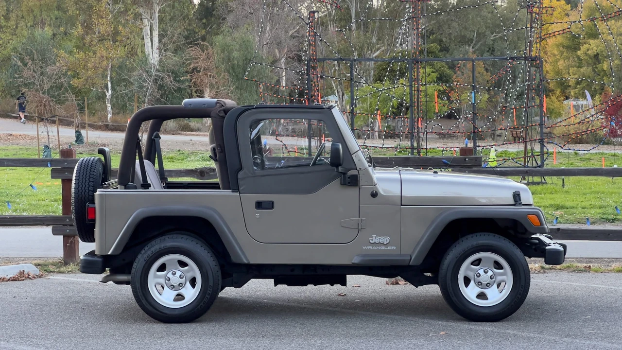 2005 Jeep TJ Wrangler - Image 13 of 31